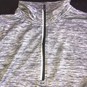 ❤️Heather gray semi fitted athletic shirt